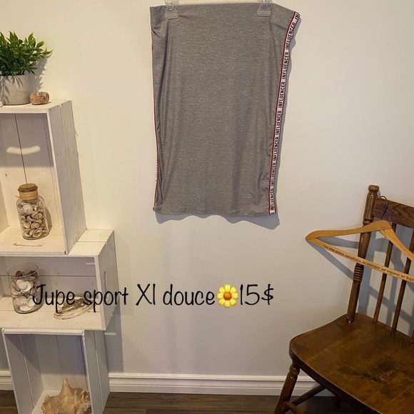 Jupe - Picture 1 of 4